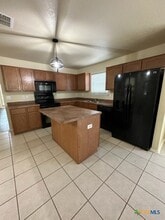 Building Photo - 221 Roadrunner Ave