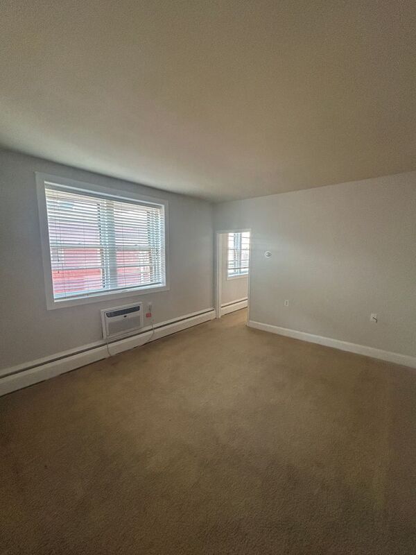 Foto del edificio - 108 N Jefferson St