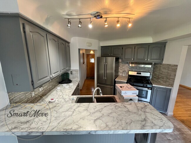 Building Photo - 11097 Sunburst Ave