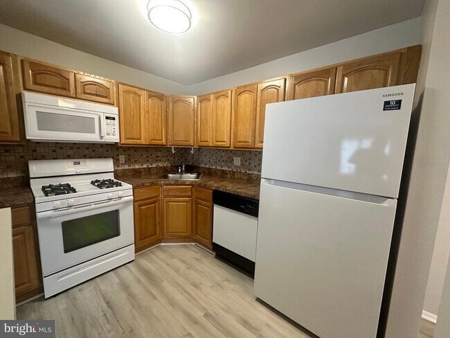 Foto del edificio - 1103 Woodhollow Dr