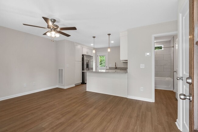 Building Photo - 1217 Dodd St