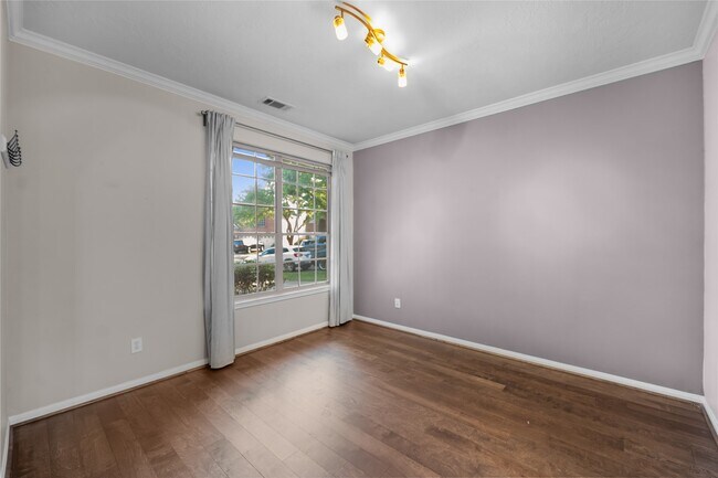 Foto del edificio - 16534 Lacey Ln