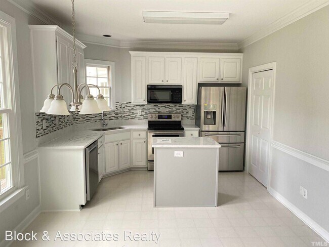 Building Photo - 3 br, 2.5 bath House - 2056 Carriage Way