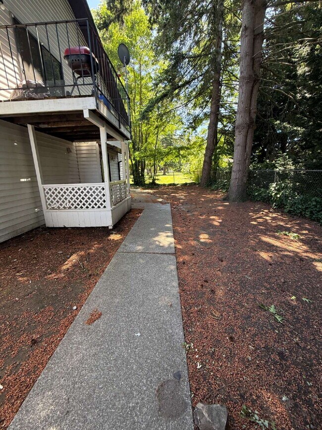 Foto del edificio - Hidden Gem in Auburn Available Now!