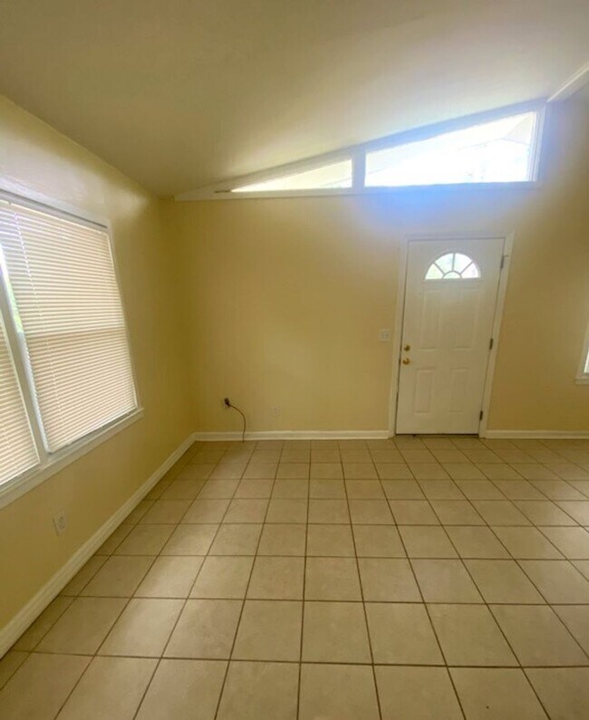 Foto del edificio - 5828 Ventura Dr