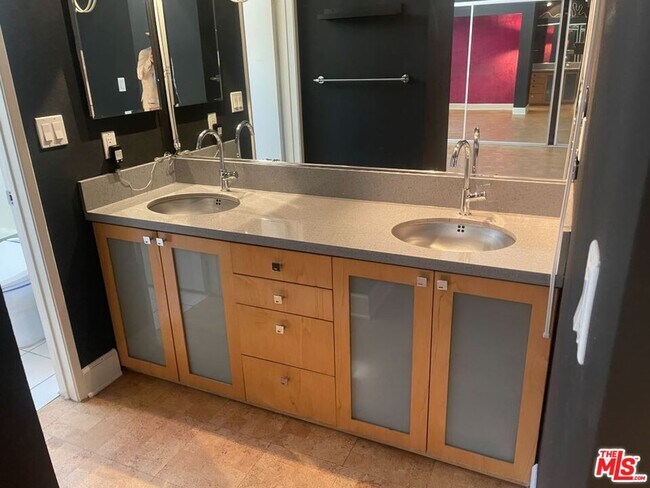 Foto del edificio - 1940 Highland Ave