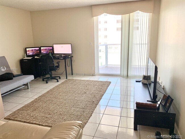Building Photo - 2401 Collins Ave