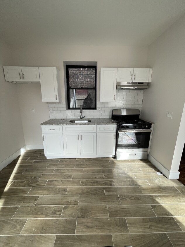Unit 3R - 206 Bayview Ave
