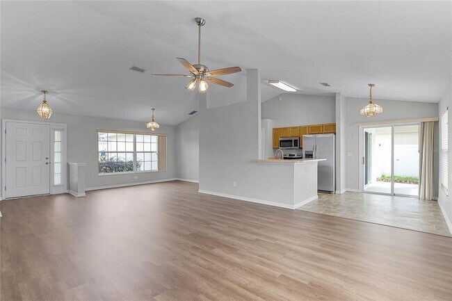 Building Photo - 819 Gentle Breeze Dr