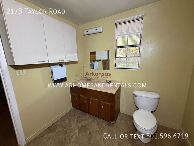 Foto del edificio - 217 Taylor Rd