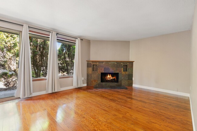 Photo - Totem Lake Condo For Rent!