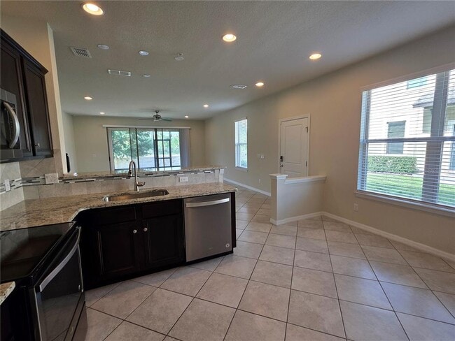 Building Photo - 1069 Pavia Dr