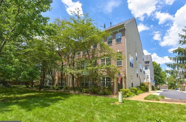 Building Photo - 6491 Powatan Knoll Ct