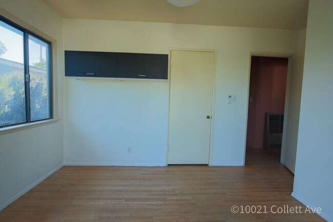 Foto del edificio - 10021 Collett Ave