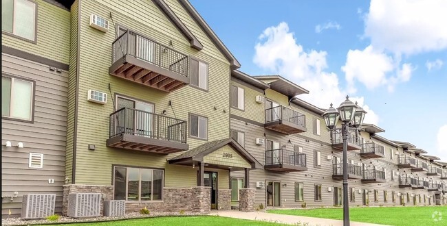 front of building - Panther Heights Apartments