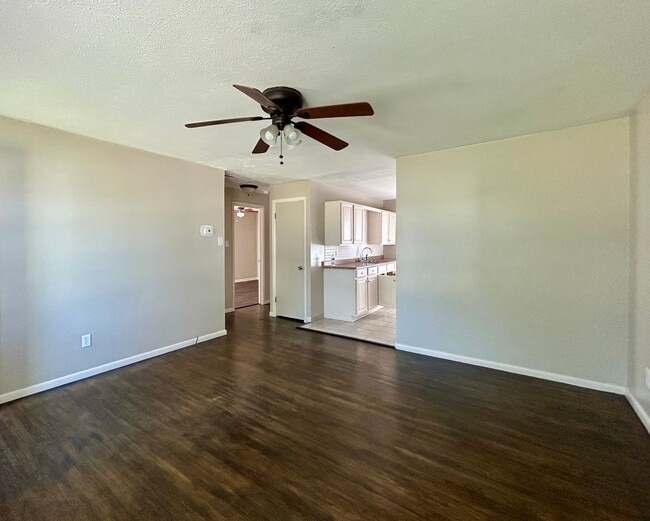 Foto del edificio - 2 Bedroom in SW Wichita, KS