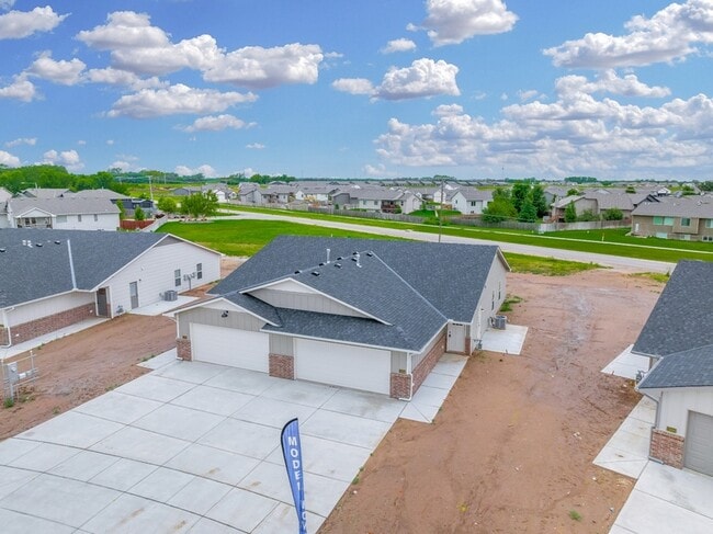 Foto del edificio - 12717 W Cowboy St