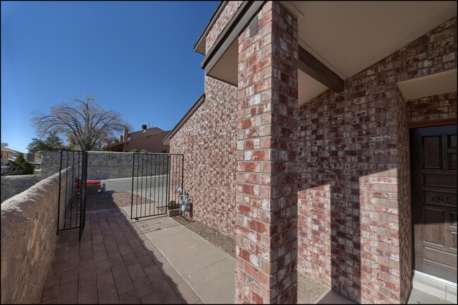 Building Photo - 7011 Portugal Dr