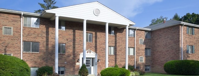 Primary Photo - Pine Manor Apartments Primary Photo - Pine Manor Apartments