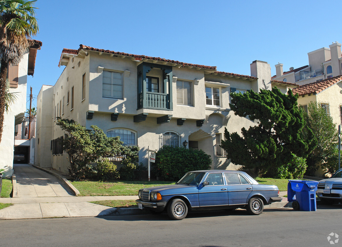 Building Photo - Prime Miracle Mile Location