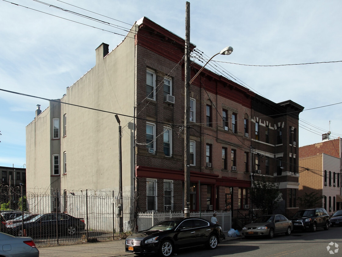 Building Photo - 1582 Dekalb Ave