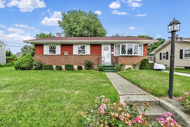 Building Photo - 6 Hammen Ave