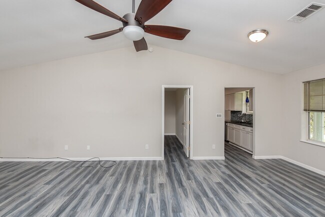 Foto del edificio - 2217 N 61st Ave
