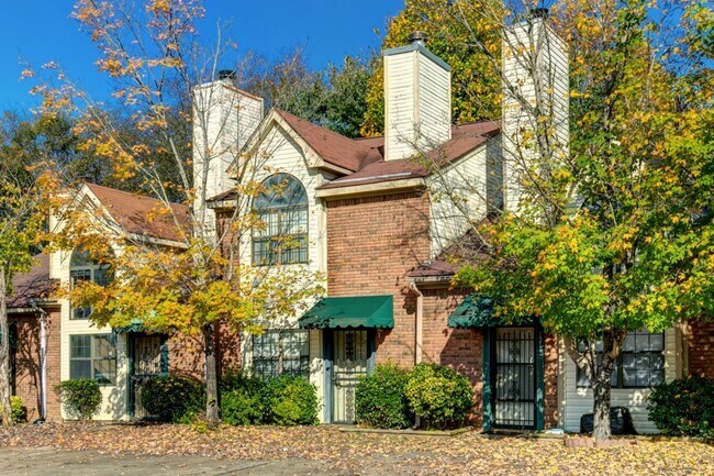 Foto del edificio - Chic & Spacious Townhome – 3 Beds, 3 Baths...