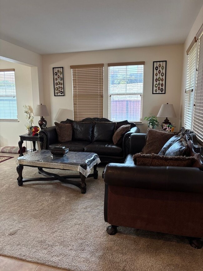 Building Photo - Pittsburg 4 bd, 2.5 ba charming home in excellent location!