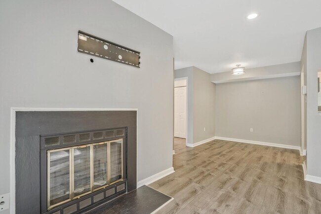 Foto del edificio - 8612 Shadwell Dr