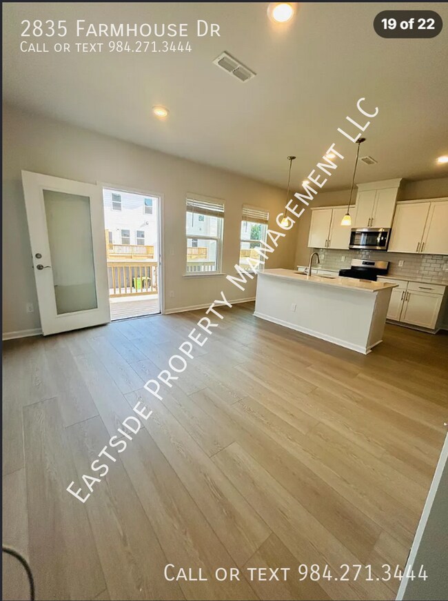 Building Photo - 2835 Farmhouse Dr