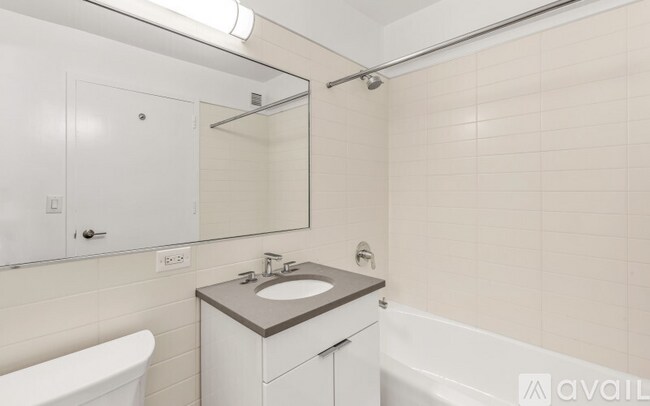 Building Photo - 200 W 60th St