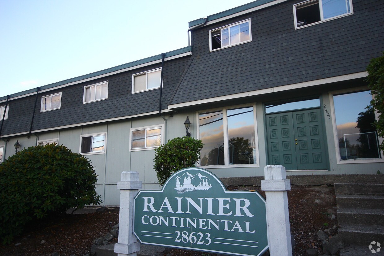 Rainier Continential Apartaments - The Addison