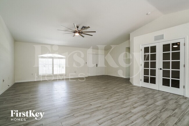 Foto del edificio - 8451 Caloosa Rd