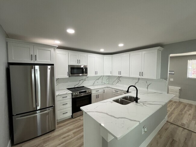 Building Photo - 437 Ruth Ln