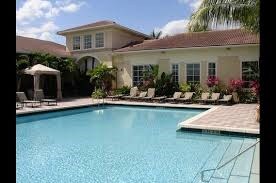 Foto del edificio - 2430 Centergate Dr