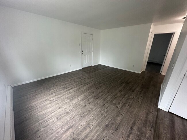 Foto del edificio - 3404 Thompson Ave