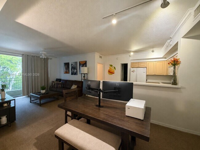Foto del edificio - 6861 SW 44th St