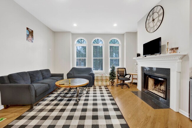 Foto del edificio - 1512 N Wood St