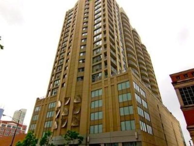 Primary Photo - 600 N Dearborn St