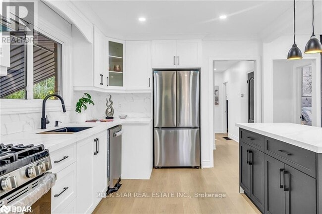 Photo du bâtiment - 170 Terrace Dr