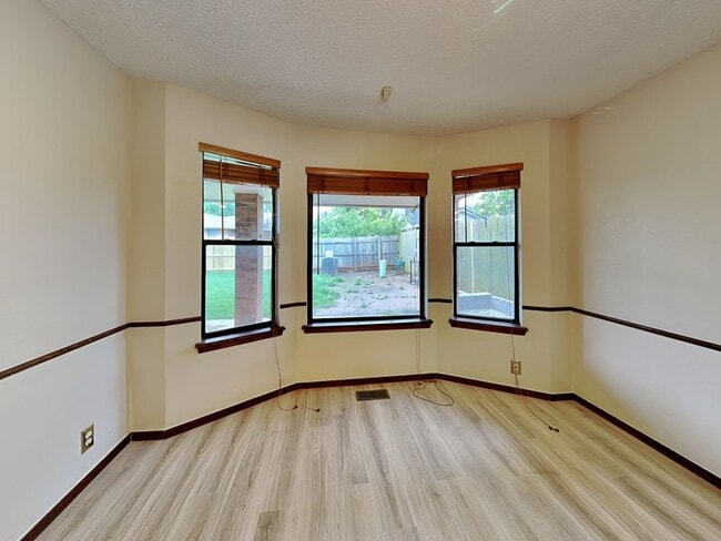 Foto del edificio - 2200 Sandy Creek Trail