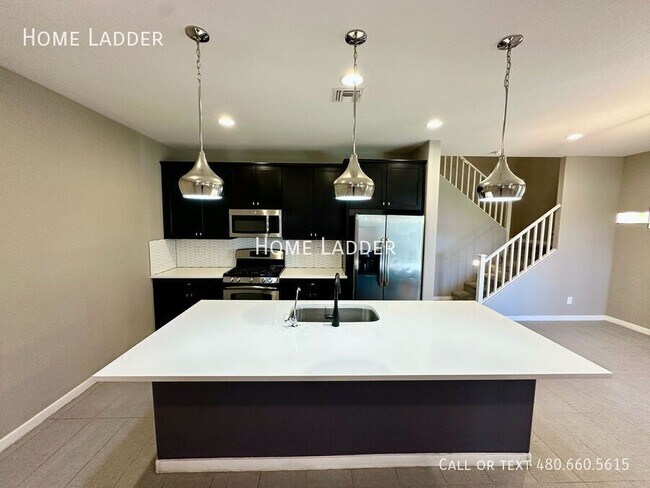 Foto del edificio - 33343 N Mildred Ln