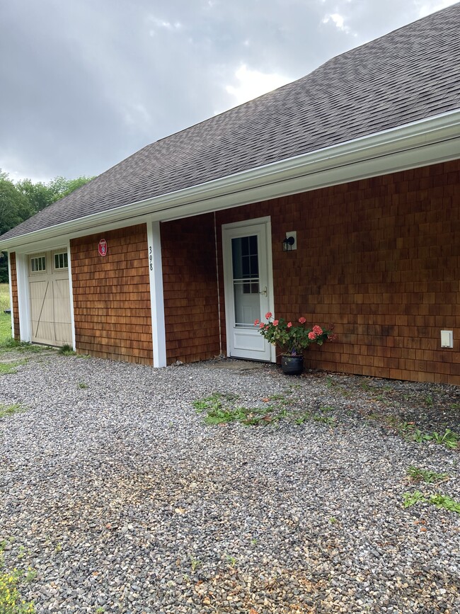 Newer home w/in floor heat/ A/C - 398 Crummett Mountain Rd