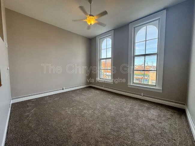 Building Photo - 217 W Main St