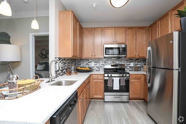 2BR, 2BA - 1,059 SF - The Point at Herndon