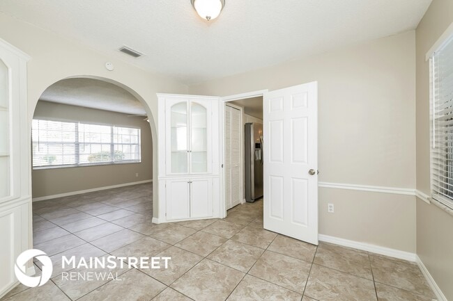 Building Photo - 6745 Paul Revere Ct