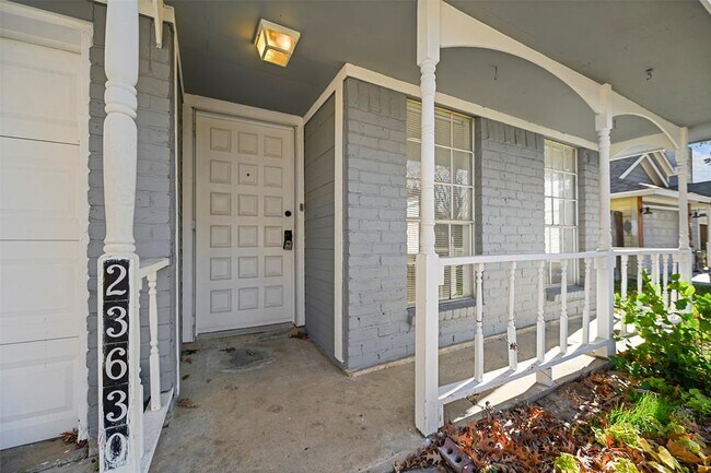 Building Photo - 23630 Pebworth Pl