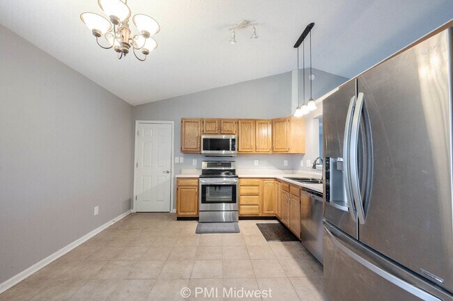 Foto del edificio - "Charming 3-Bed, 2-Bath Gem with 1323 Sq Ft of Comfort on Bitternut Drive!"