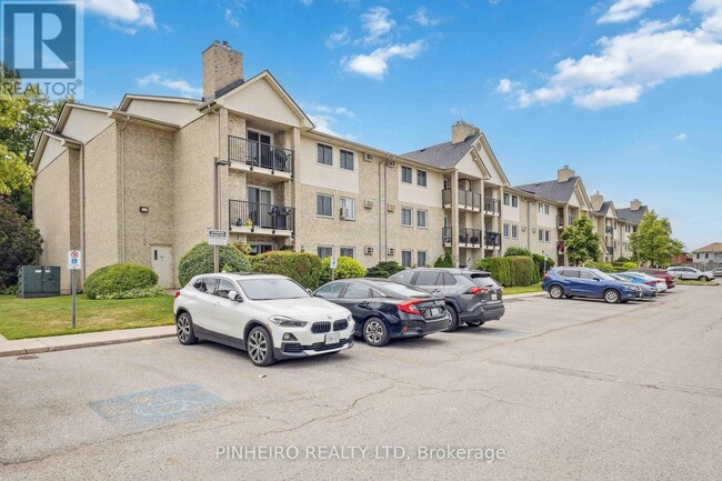 Photo du bâtiment - 727 Deveron Crescent